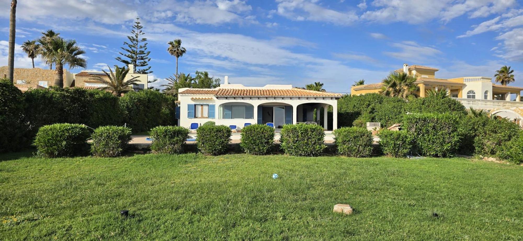 Villa Helios Villa En Cala Pi Con Vistas Despejadas Екстериор снимка